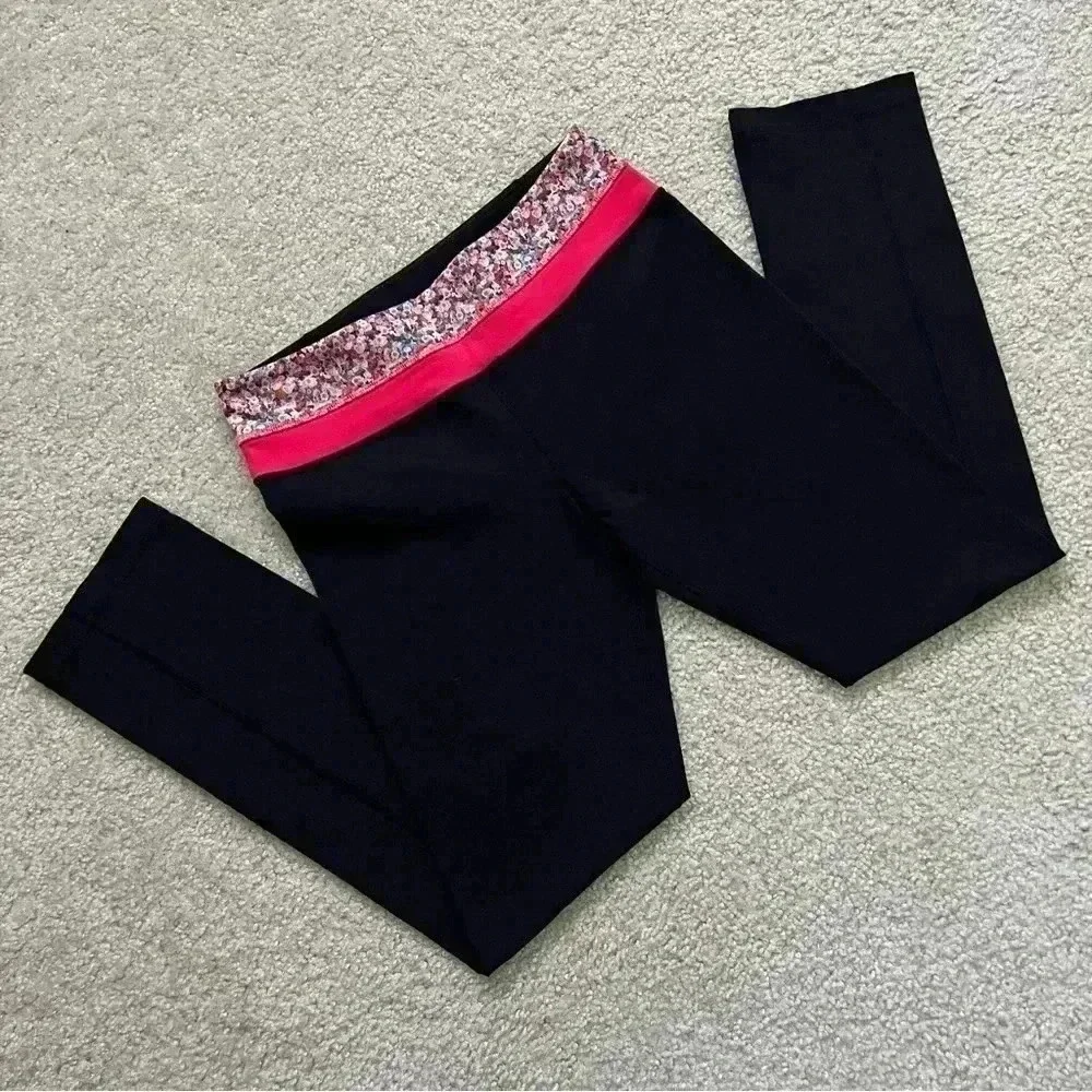 Lululemon Leggings Black & Flowers Women’s Size 8 Gym Active Yoga